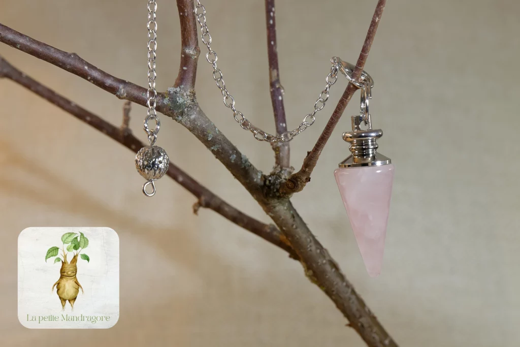 Pendule en quartz rose cône