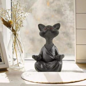 Chat noir en méditation en résine