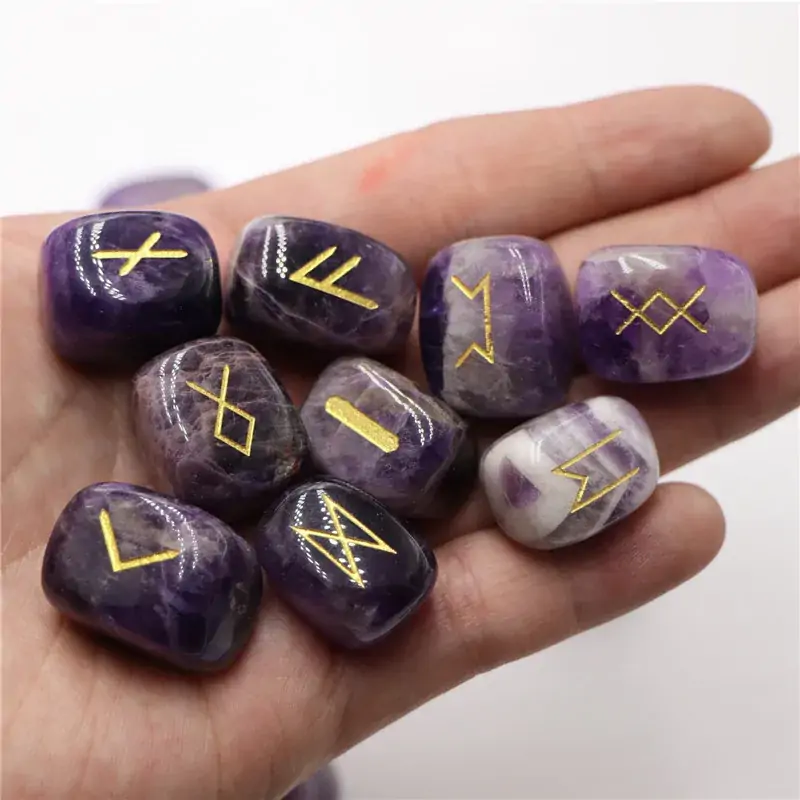 Runes en améthyste